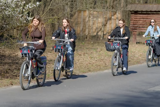 Bild_2_Pixabay_Frauenpower_surprising_media-women-9512701